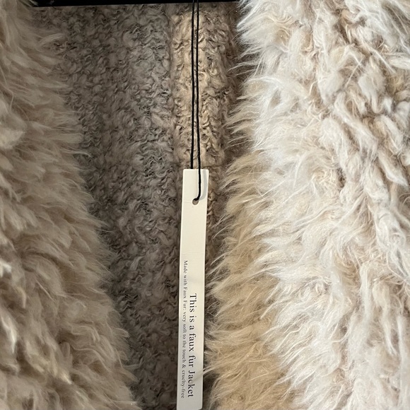 Love Tree Women’s Long Furry Vest - Picture 3 of 7